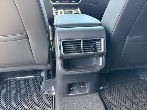 New 2025 Volkswagen Atlas Cross Sport SE image 19