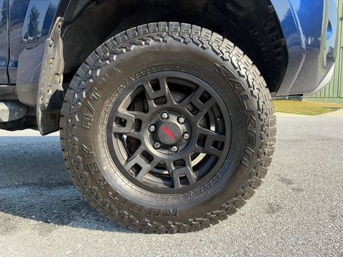 Used 2019 Toyota 4Runner TRD Off-Road Premium AWD/4WD image 29