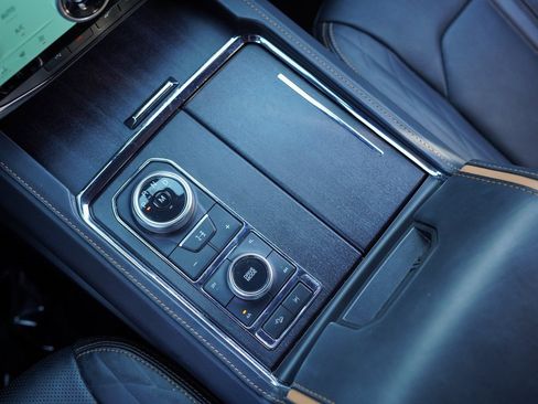 Used 2023 Ford Expedition Platinum image 36