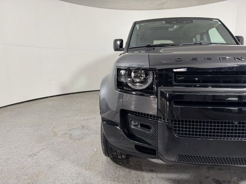 Used 2024 Land Rover Defender 110 X image 4