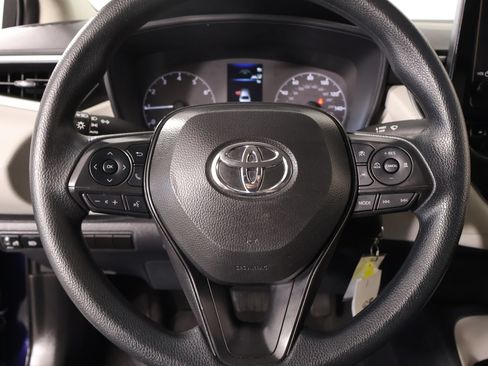 Used 2025 Toyota Corolla LE FWD image 3