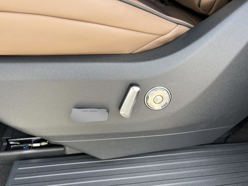 New 2026 Lincoln Navigator L Black Label AWD/4WD image 21