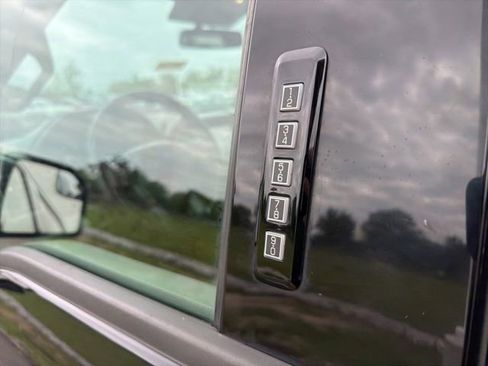 Used 2020 Ford F150 XLT w/ Equipment Group 302A Luxury AWD/4WD image 19