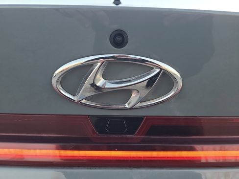 Used 2021 Hyundai Elantra SEL w/ Convenience + Premium Package image 26