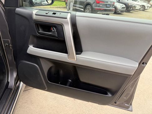 Used 2010 Toyota 4Runner SR5 image 22