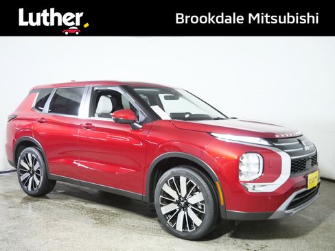 New 2025 Mitsubishi Outlander SE image 1