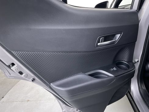 Used 2019 Toyota C-HR XLE FWD image 18