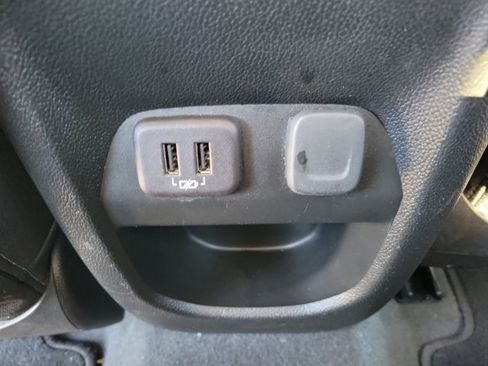 Used 2022 GMC Canyon Elevation w/ Trailering Package image 10