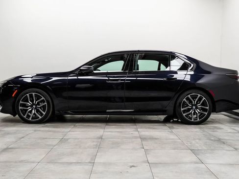 Used 2025 BMW 740i xDrive AWD/4WD image 8