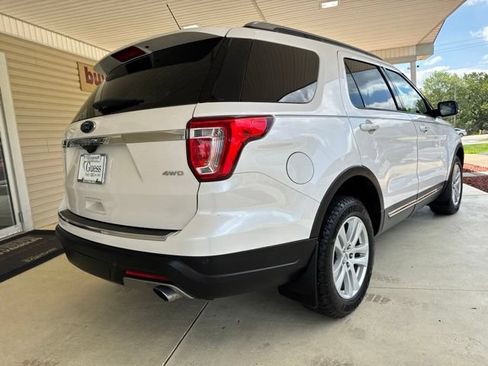 Used 2018 Ford Explorer XLT w/ Equipment Group 202A AWD/4WD image 7