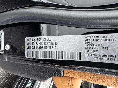 New 2025 Jeep Grand Cherokee Summit w/ Luxury Tech Group V image 38