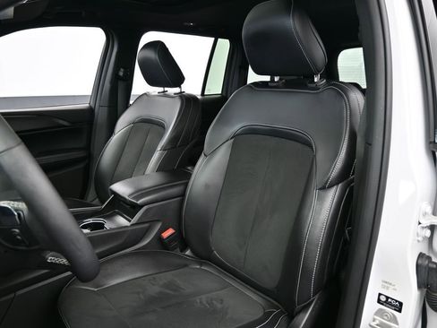 Used 2024 Jeep Grand Cherokee Altitude image 10