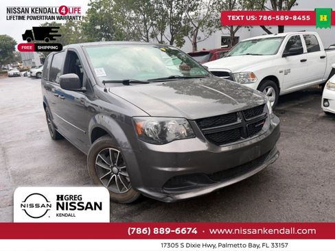 Used 2017 Dodge Grand Caravan SE image 1