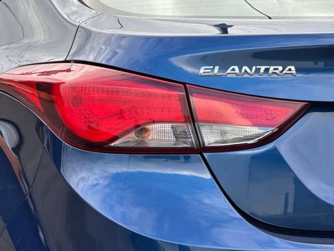 Used 2016 Hyundai Elantra SE image 13