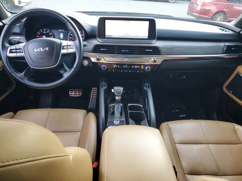 Certified 2022 Kia Telluride SX w/ Towing Package image 10