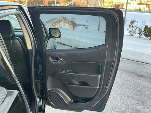 Used 2017 Chevrolet Colorado LT w/ Midnight Edition image 31