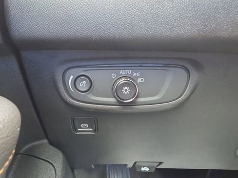 Certified 2019 GMC Terrain SLE w/ Driver Convenience Package FWD image 10