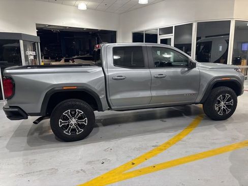 Used 2024 GMC Canyon AT4 w/ Technology Package image 9