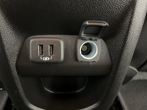 Used 2022 Chevrolet Colorado Z71 image 44