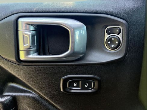 Used 2022 Jeep Wrangler Unlimited Sport AWD/4WD image 15