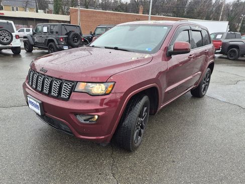 Used 2018 Jeep Grand Cherokee Altitude image 1