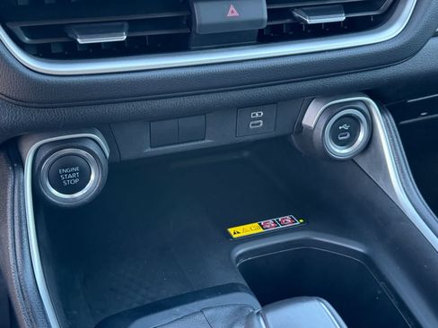 Used 2025 Toyota Grand Highlander AWD image 23