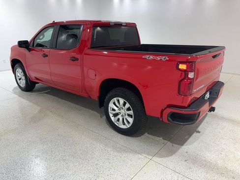 Used 2023 Chevrolet Silverado 1500 Custom image 3