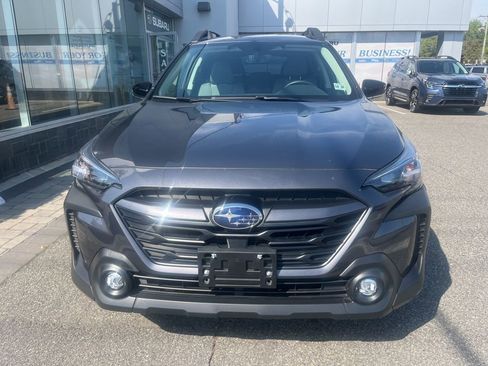 Used 2025 Subaru Outback Premium AWD/4WD image 8