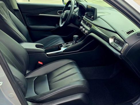 Used 2025 Acura Integra FWD image 11