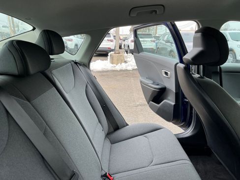 Used 2025 Kia K4 LXS image 37