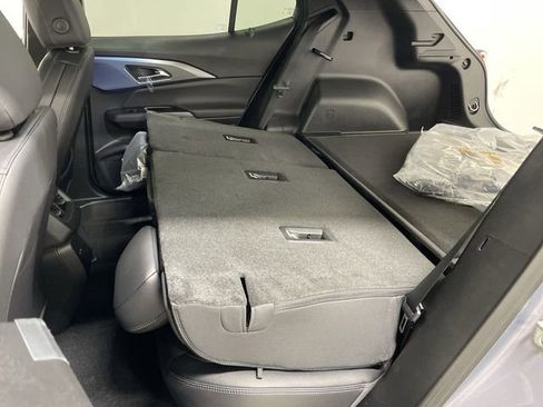 New 2026 Chevrolet Equinox EV LT image 24