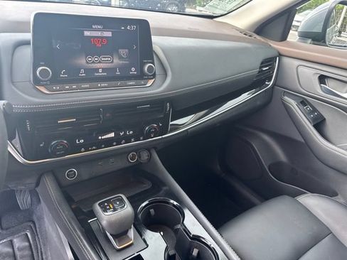 Used 2023 Nissan Rogue SL FWD image 10