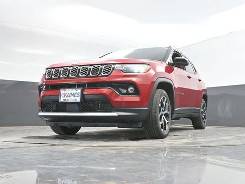 Used 2025 Jeep Compass Limited AWD/4WD image 49