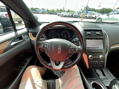Used 2019 Lincoln MKC Select w/ Select Plus Package AWD/4WD image 30