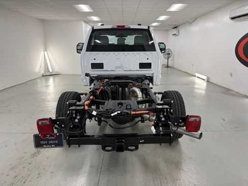 New 2026 Ford F250 XL w/ XL Chrome Package image 7