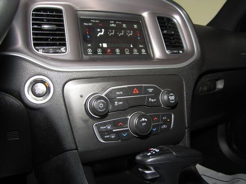 Used 2022 Dodge Charger SXT image 7