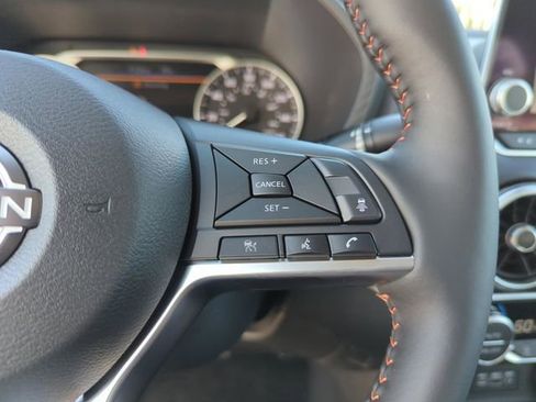 Used 2025 Nissan Sentra SR w/ SR Premium Package image 38