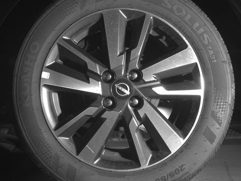 Used 2025 Nissan Versa SV image 11