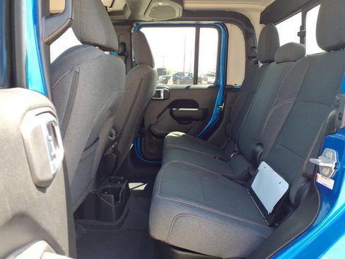 Used 2024 Jeep Gladiator Sport AWD/4WD image 22