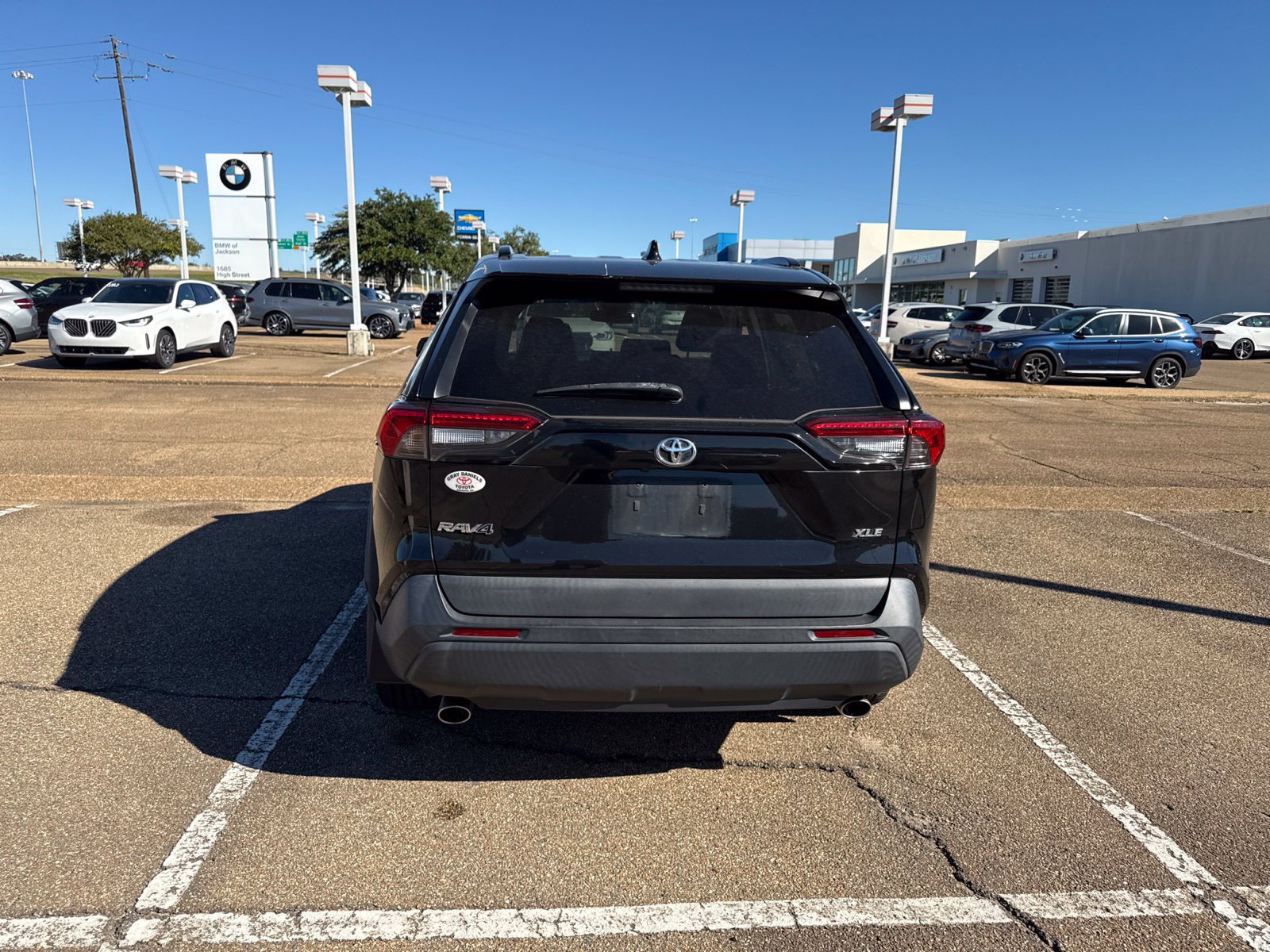 Used 2021 Toyota RAV4 XLE Premium FWD image 6