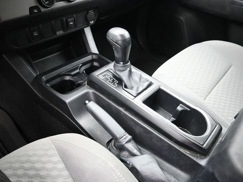 Used 2022 Toyota Tacoma SR w/ SR Convenience Package RWD image 16