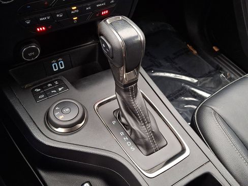 Certified 2019 Ford Ranger Lariat w/ Equipment Group 501A Mid image 14