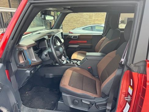 Used 2022 Ford Bronco Outer Banks w/ Sasquatch Package AWD/4WD image 8