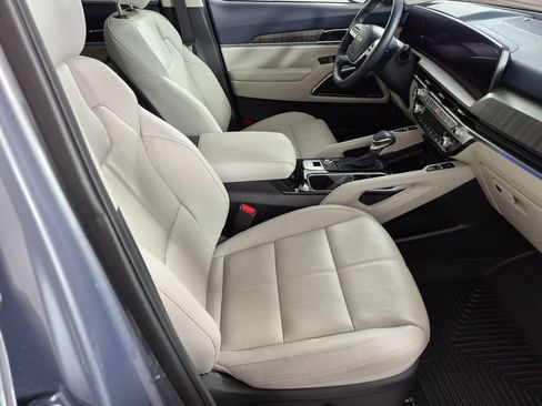 Used 2025 Kia Telluride SX w/ SX Captain's Chair Package AWD/4WD image 29