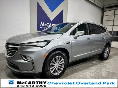 Used 2024 Buick Enclave Premium image 9
