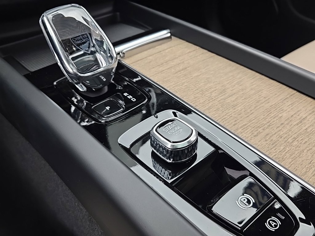 Certified 2026 Volvo XC60 B5 Plus AWD/4WD image 20