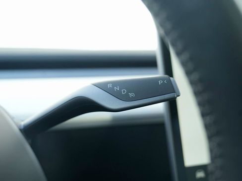 Used 2023 Tesla Model Y 2WD image 44