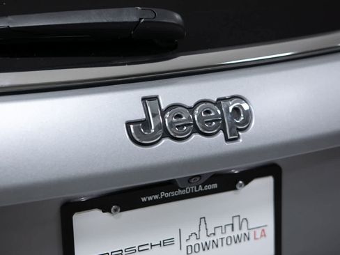 Used 2023 Jeep Compass Latitude AWD/4WD image 19
