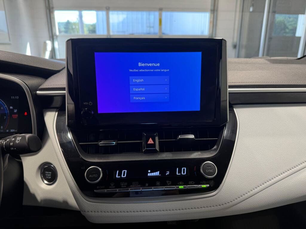 Used 2025 Toyota Corolla XSE FWD image 30