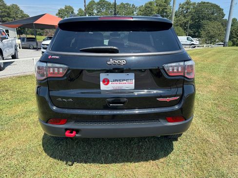 Used 2018 Jeep Compass Trailhawk AWD/4WD image 4